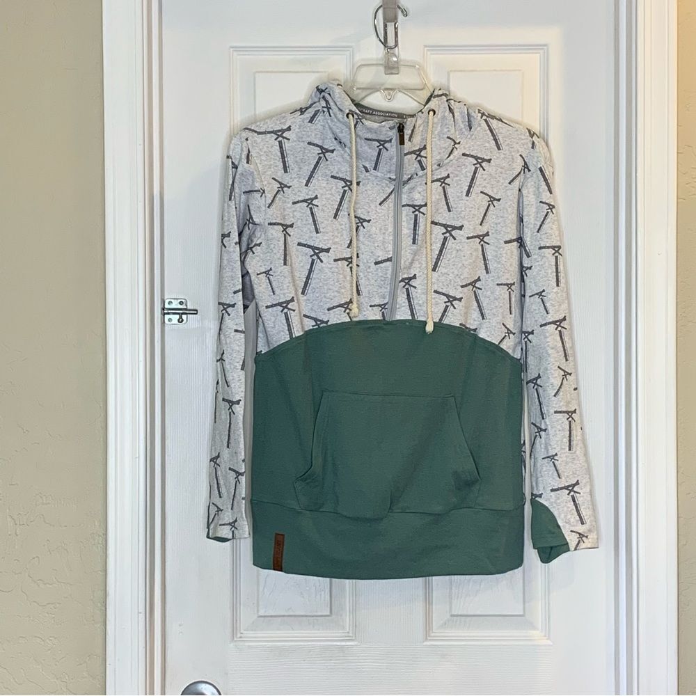 Ampersand Avenue Experimental Aircraft Association Hoodie Size Medium